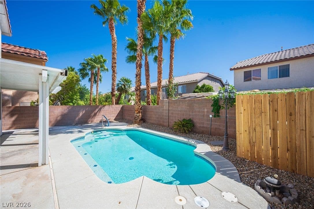 10127 Yellow Canary Avenue photo 2
