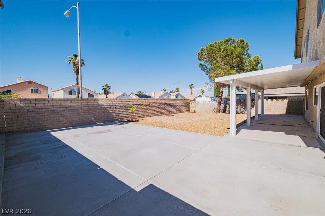 7220 Mountain Moss Drive photo 2