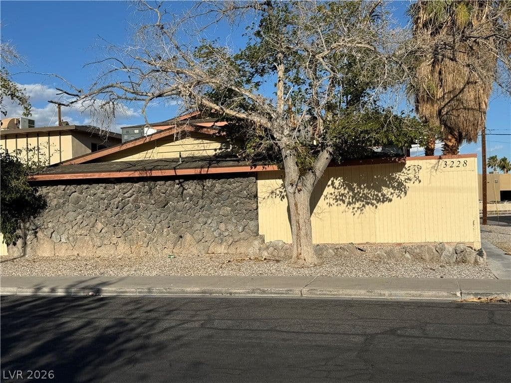 3228 Arlene Way photo 2