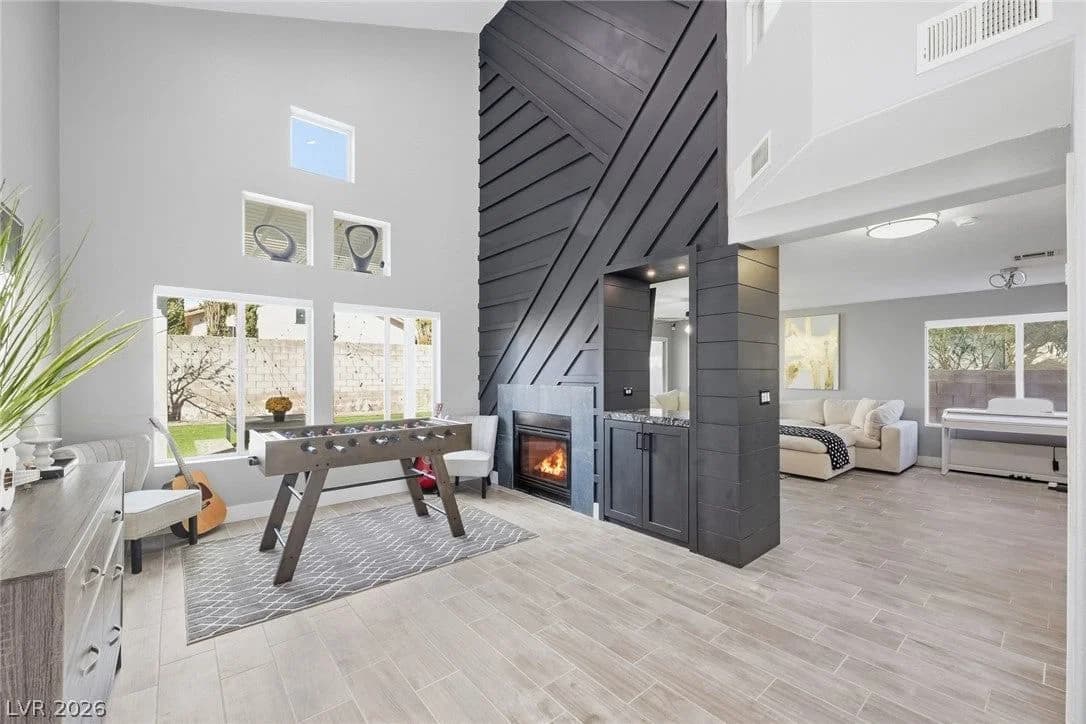3737 Alliance Street photo 4