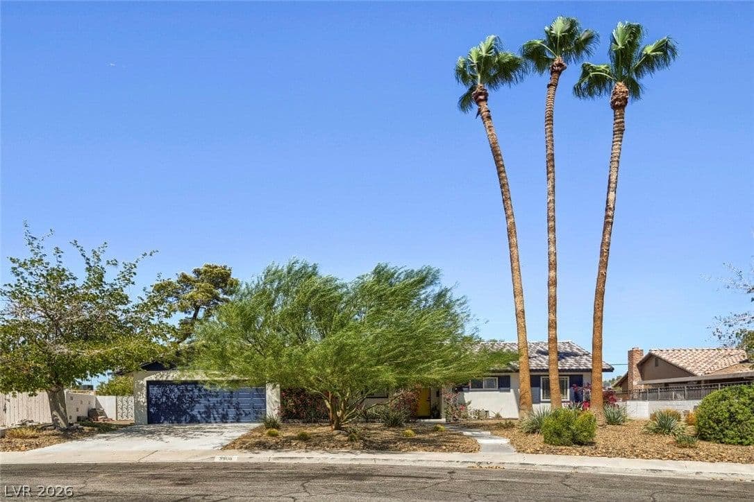 3908 El Jardin Avenue photo 2