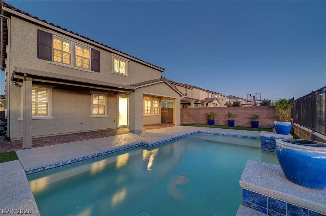 2587 Tolmezzo Street photo 3