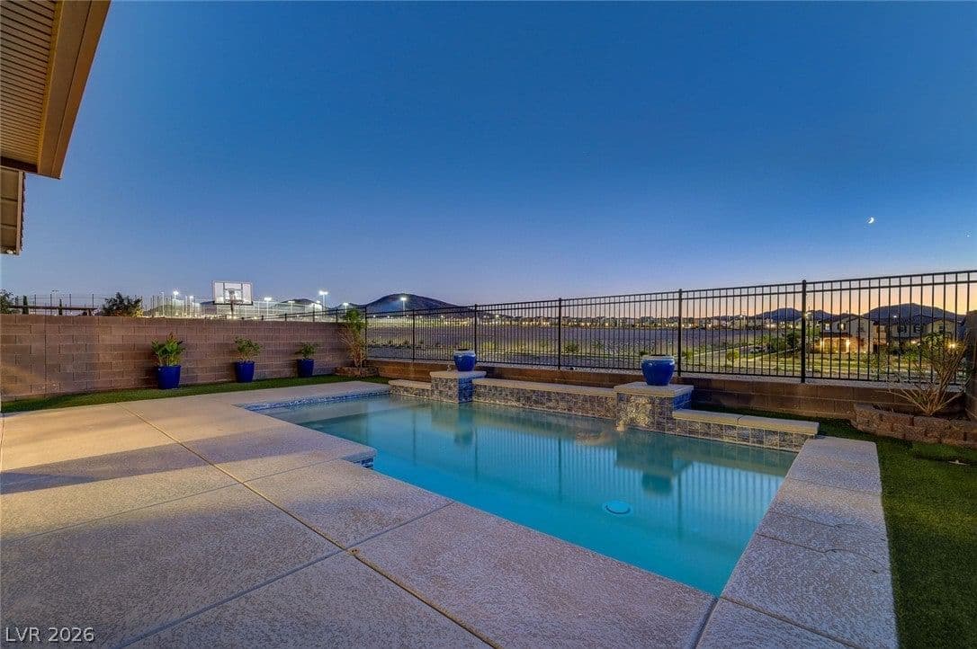 2587 Tolmezzo Street photo 5