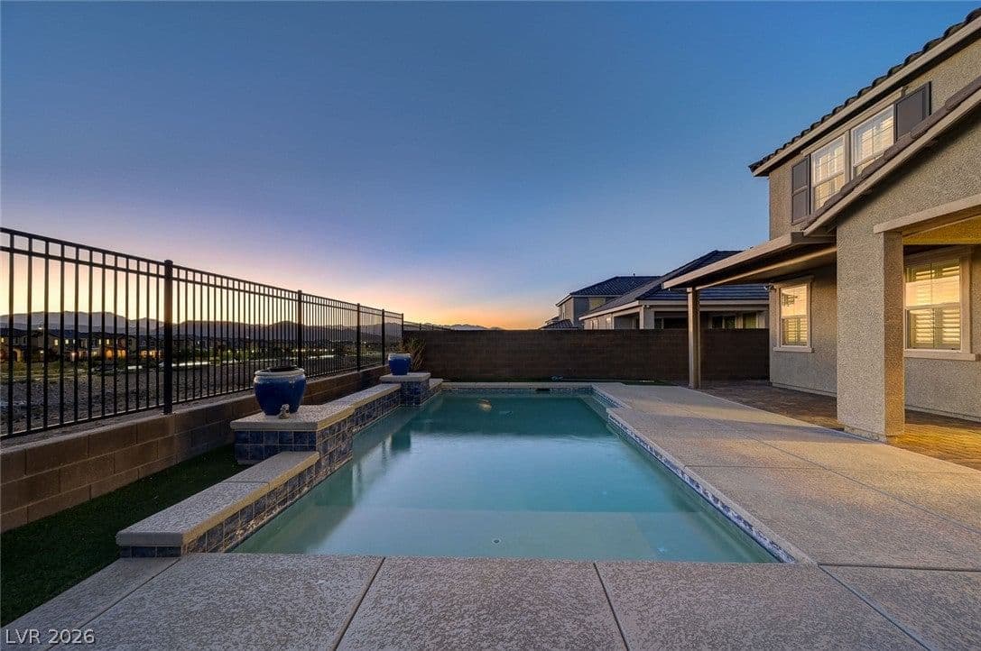 2587 Tolmezzo Street photo 2
