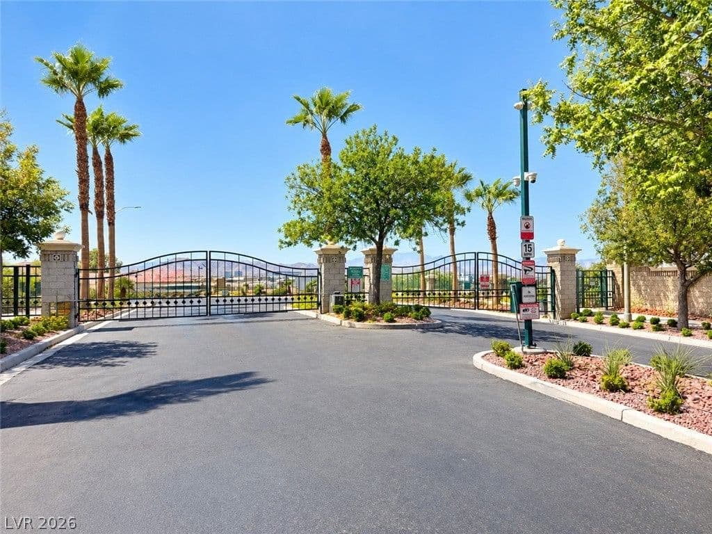 1472 Dragon Rock Drive photo 2