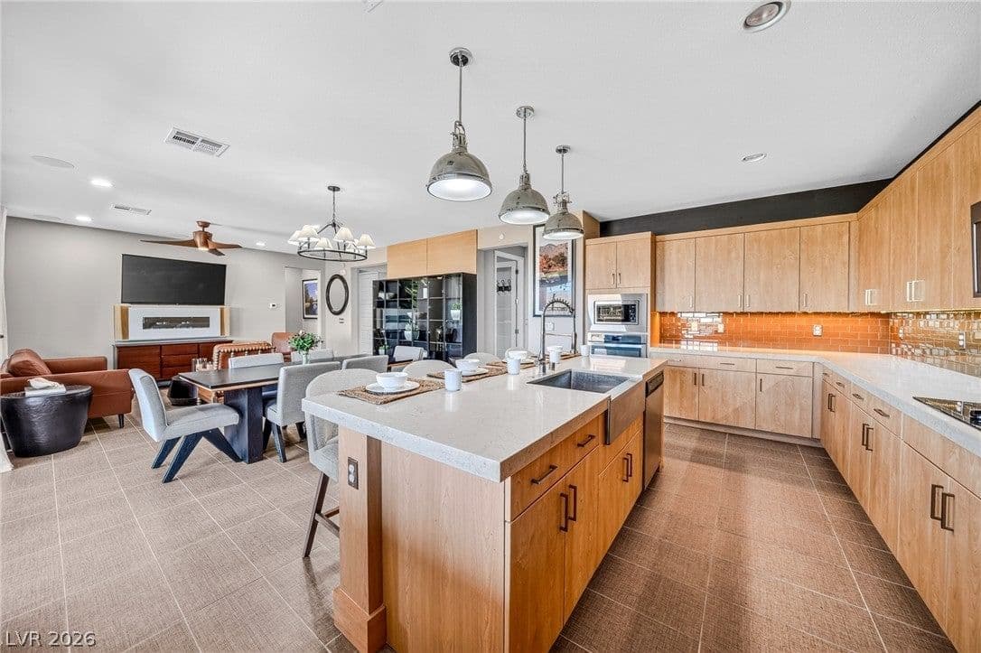 4904 Cactus Canyon Drive photo 3