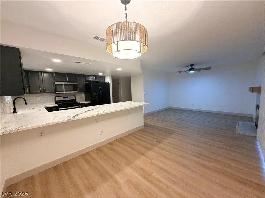 9413 Valencia Canyon Drive photo 5