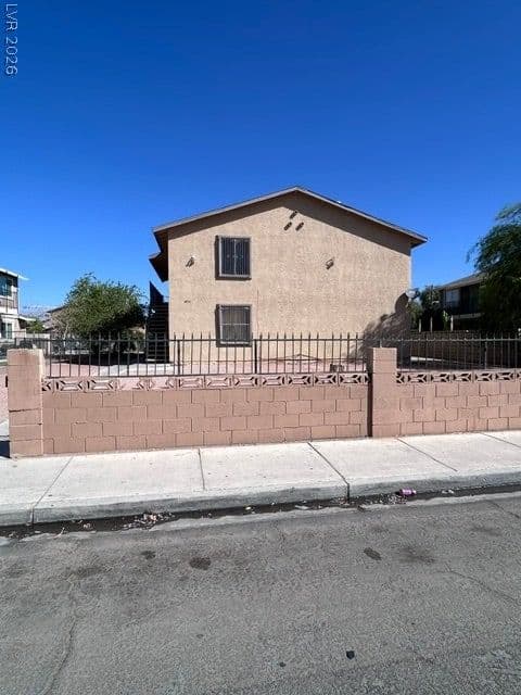 4930 Stanley Avenue photo 2