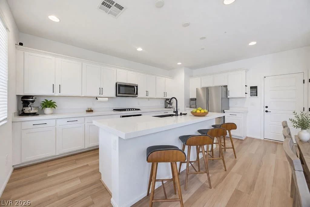 10391 Sadie Blake Avenue photo 2