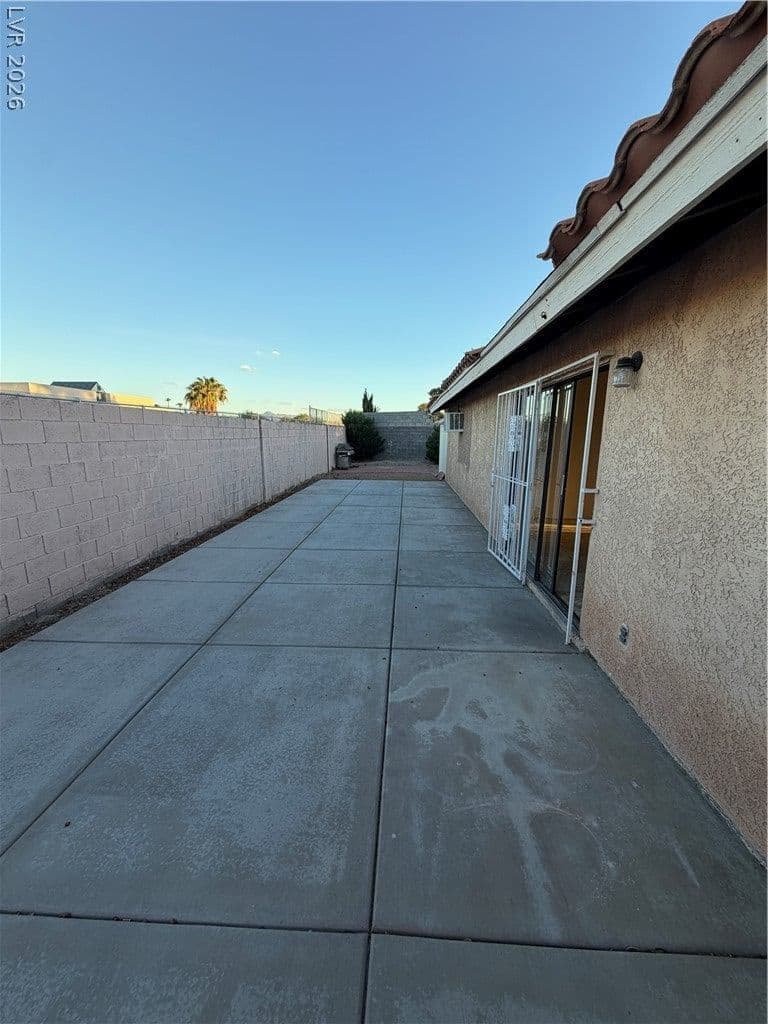 4798 Walteta WAY photo 4