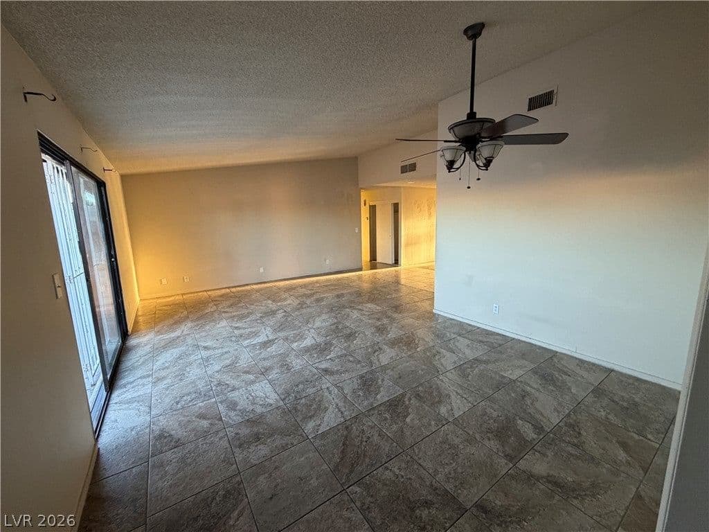 4798 Walteta WAY photo 3