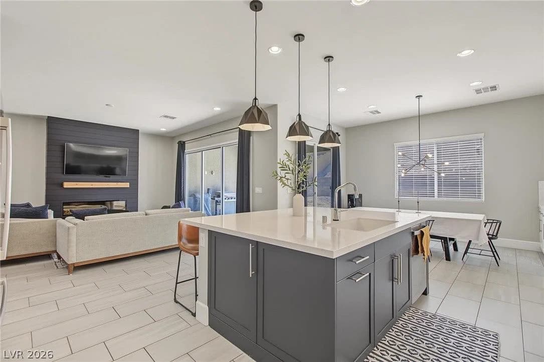 6273 Lautman Ridge Court photo 4