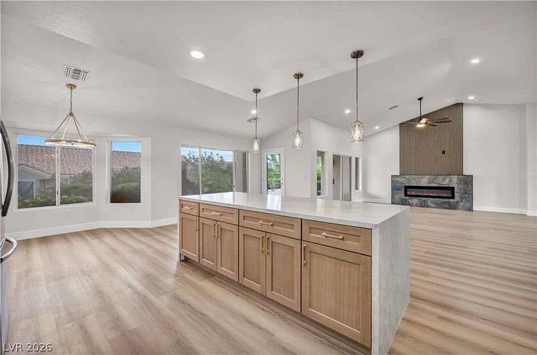 9912 Rosamond Drive photo 4