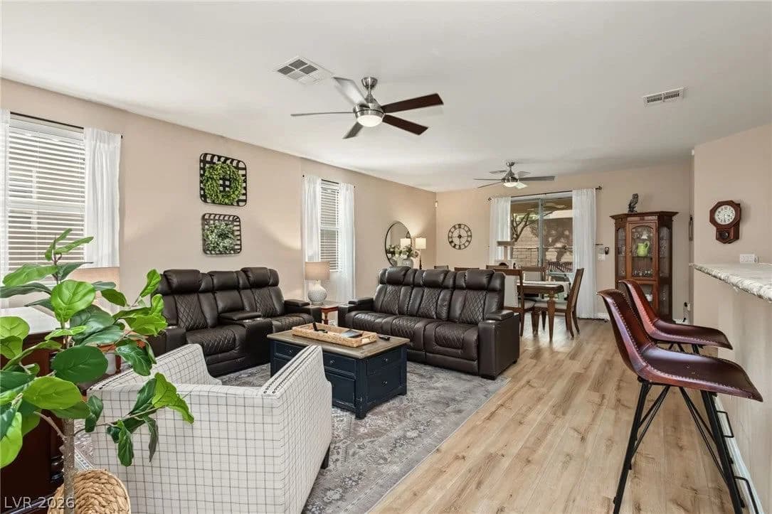 9182 Parkstone Avenue photo 4