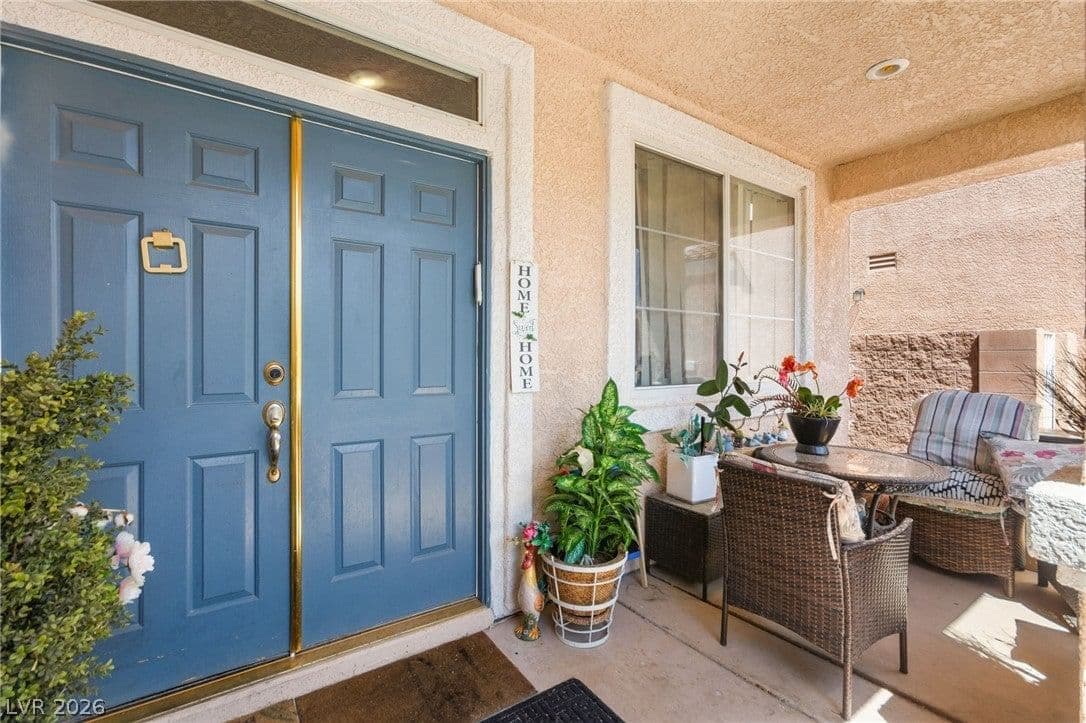 2364 Kenneth Avenue photo 4