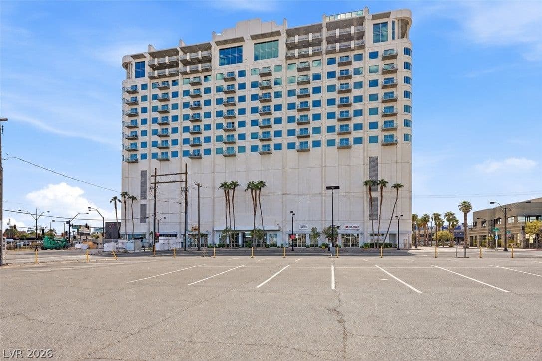 900 Las Vegas Boulevard photo 2
