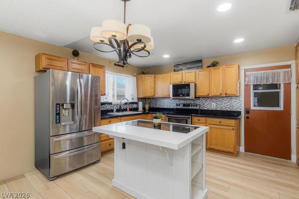 4092 Harmon Avenue photo 4
