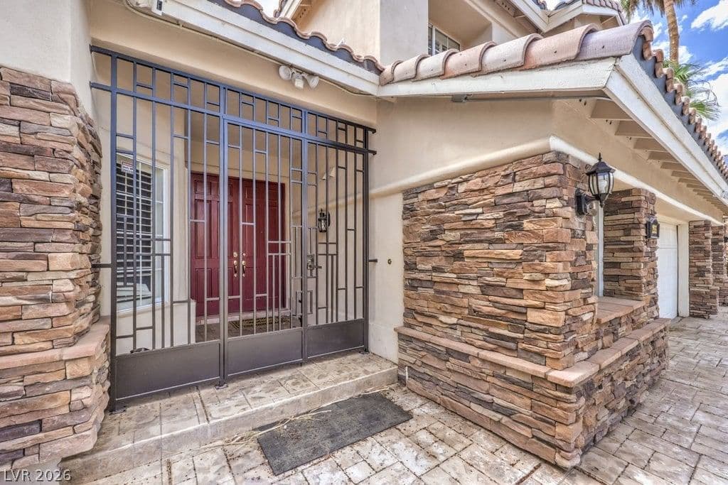 255 El Camino Verde Street photo 4