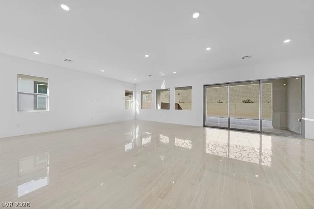 370 Tigullio Avenue photo 3