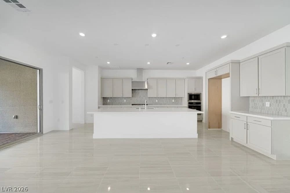 370 Tigullio Avenue photo 2