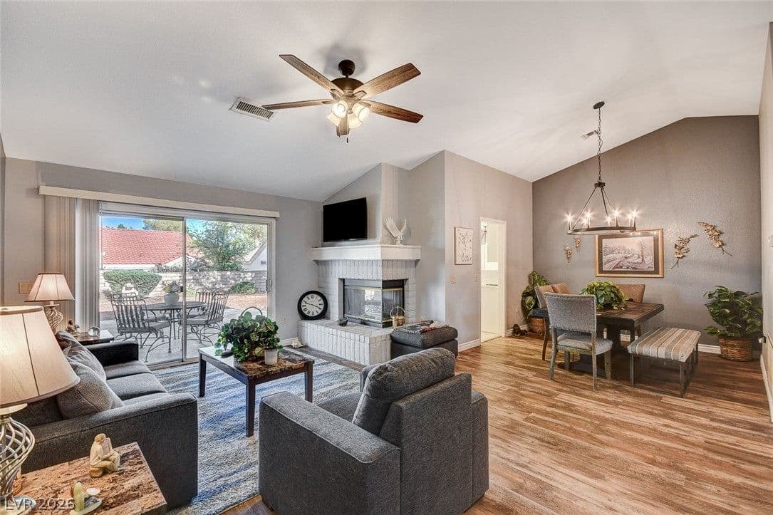 2508 Desert Sands Drive photo 3
