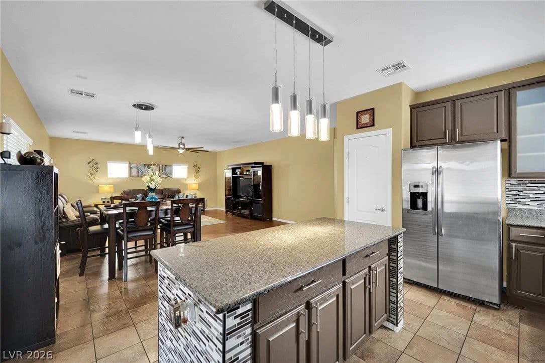 205 Gemstone Hill Avenue photo 3