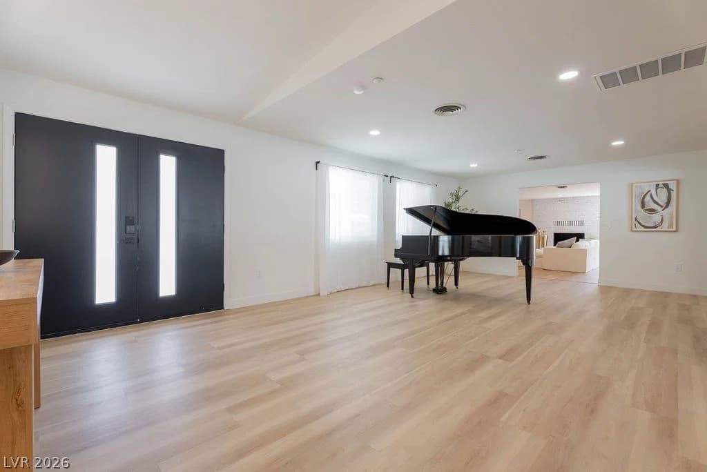 2106 Oakey Boulevard photo 4