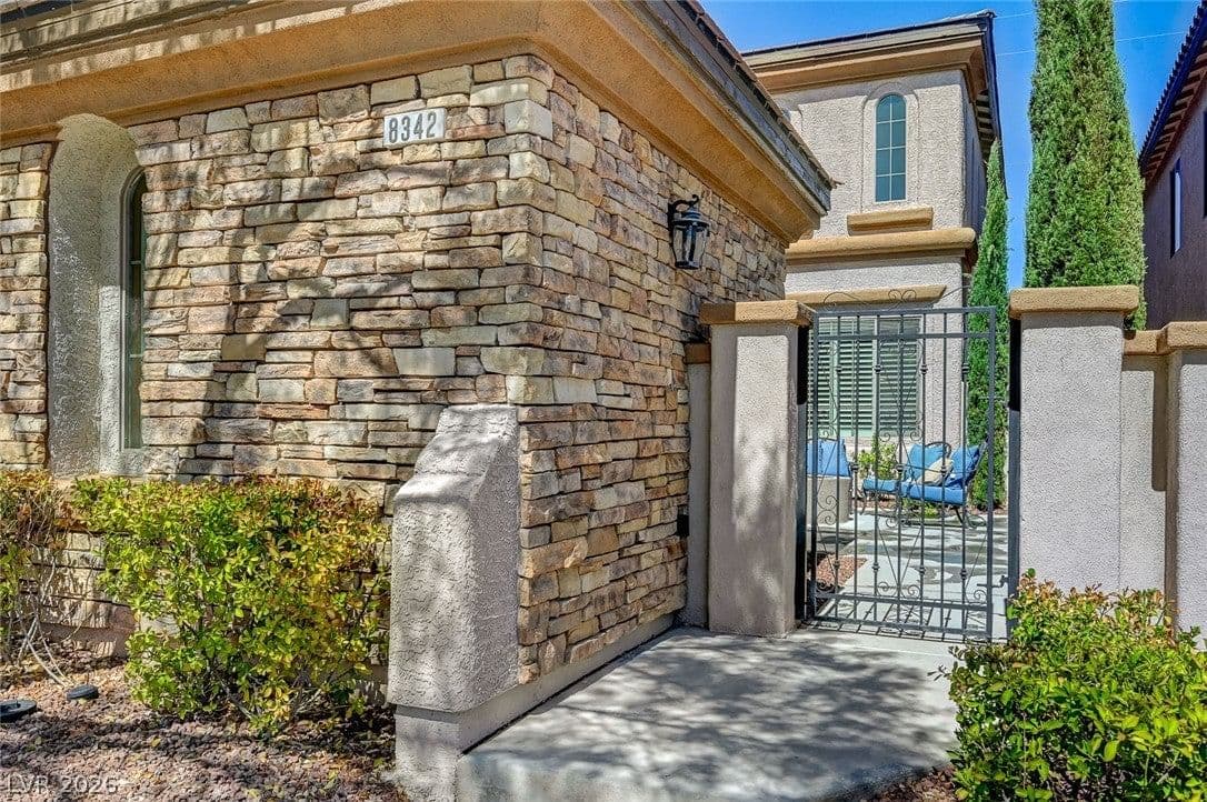 8342 Agnew Valley Court photo 5