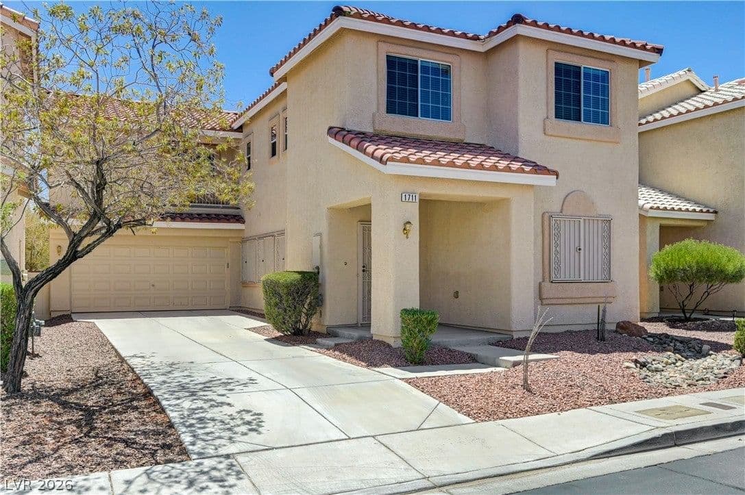 1711 Spotted Wolf Avenue photo 3