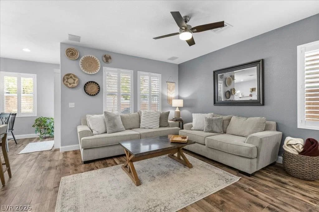 7464 SANTO DOMINGO Avenue photo 5