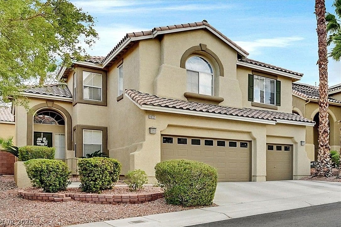10721 Sapphire Vista Avenue photo 2