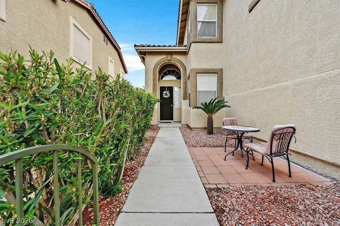 10721 Sapphire Vista Avenue photo 3