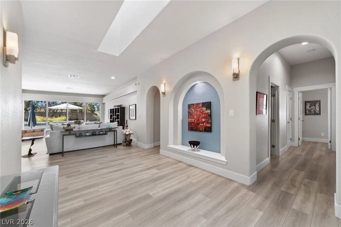 2227 Versailles Court photo 5