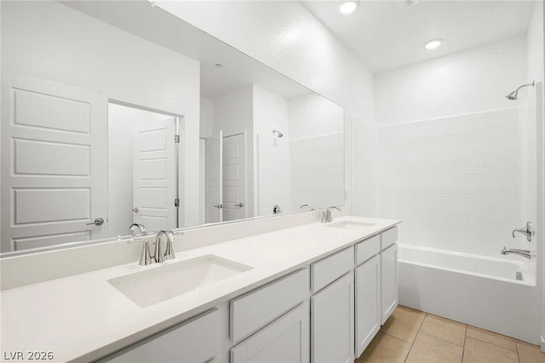 1429 Bianca Falls Drive photo 5