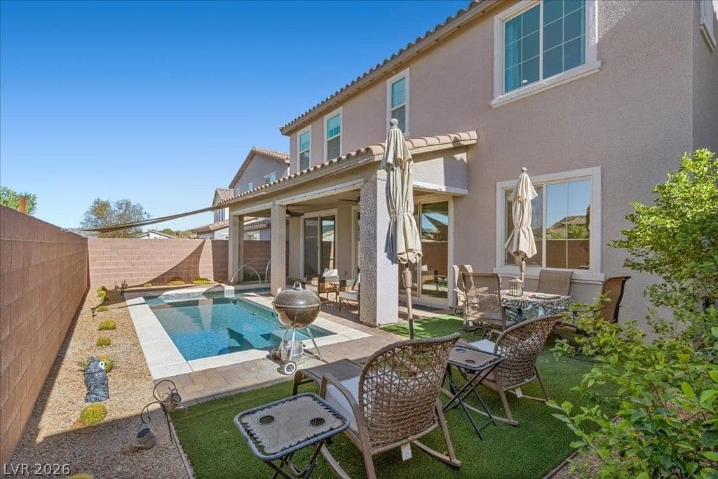 40 Flora Sagio Avenue photo 2
