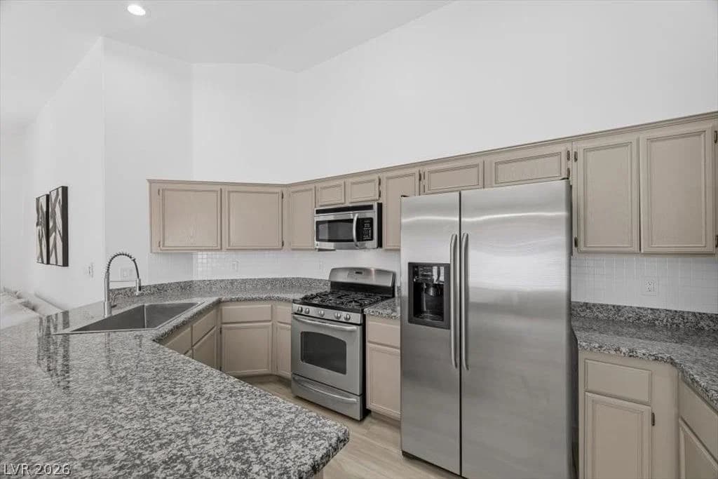 1601 Diamond Oaks Court photo 4