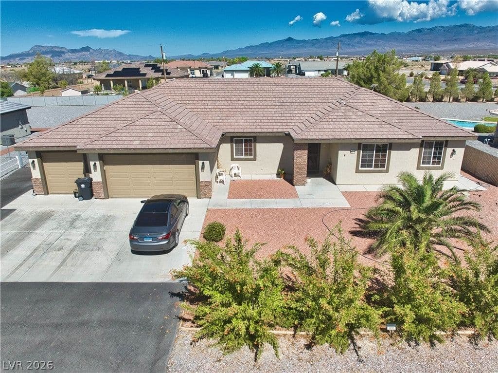 800 Jaybird Street photo 2