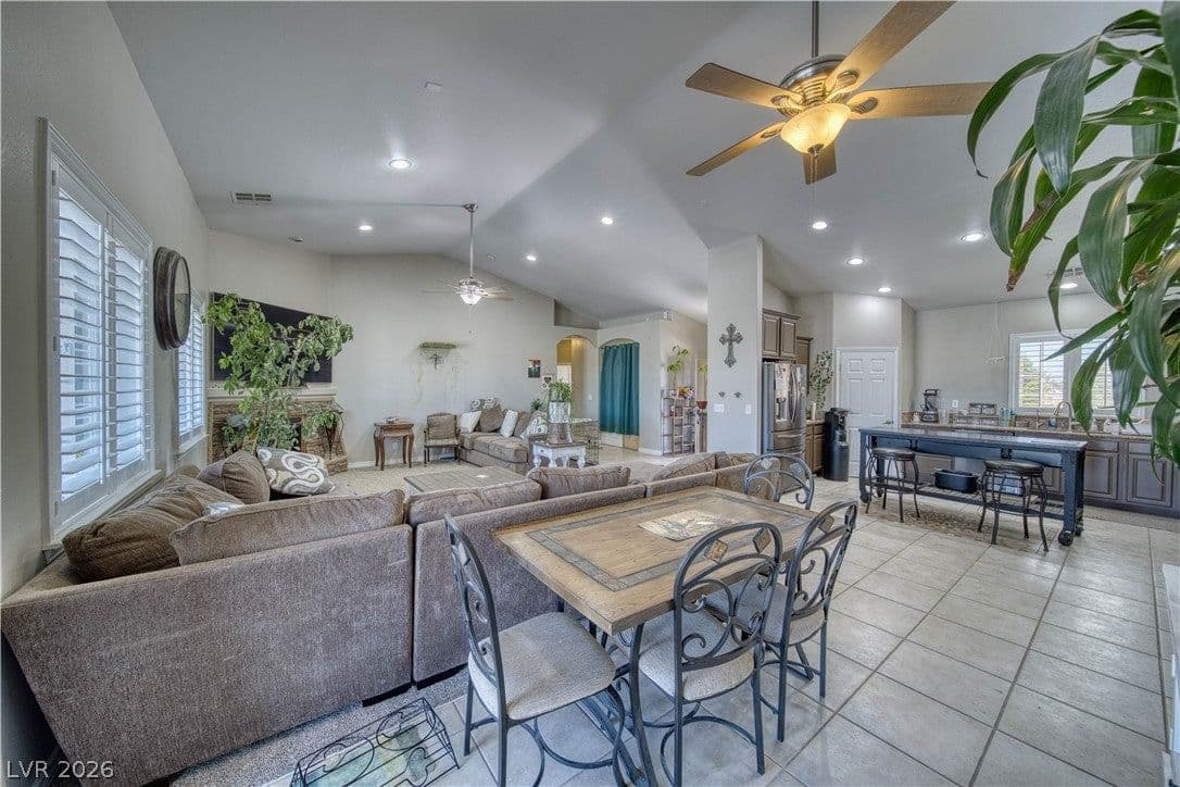 800 Jaybird Street photo 3