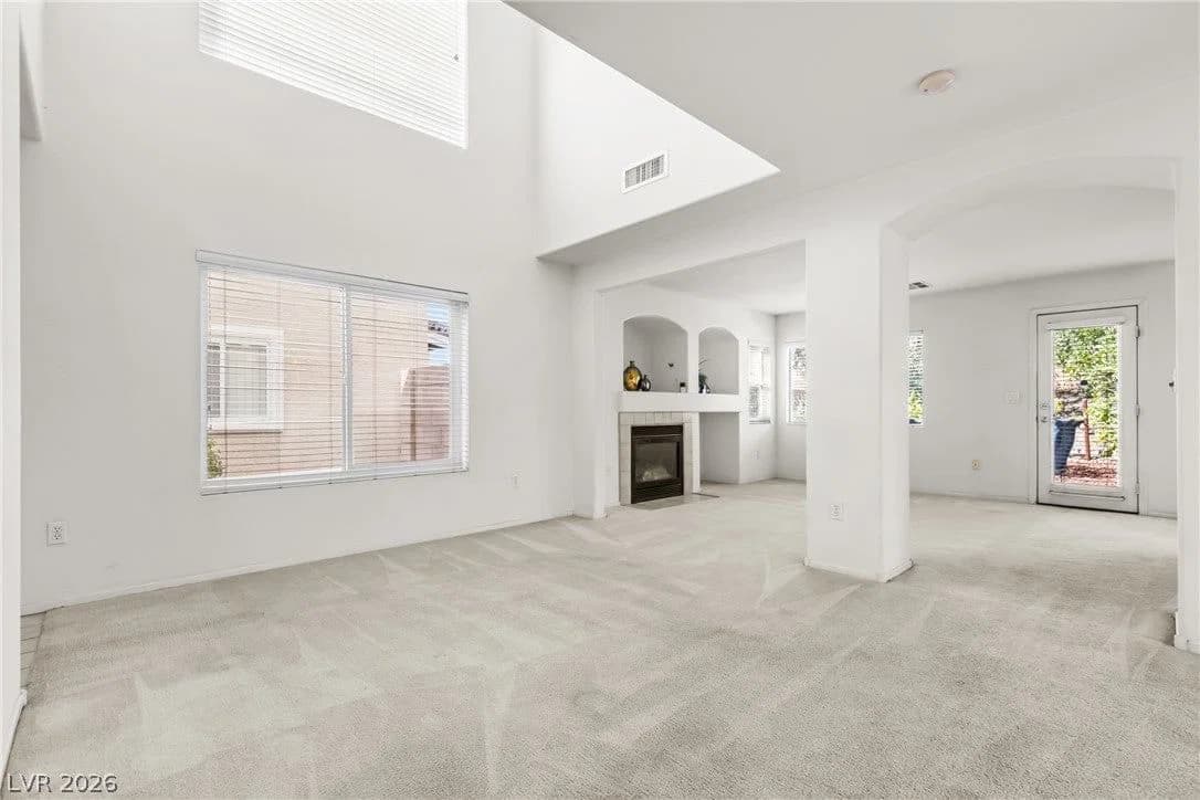 545 Aspen Leaf Street photo 4