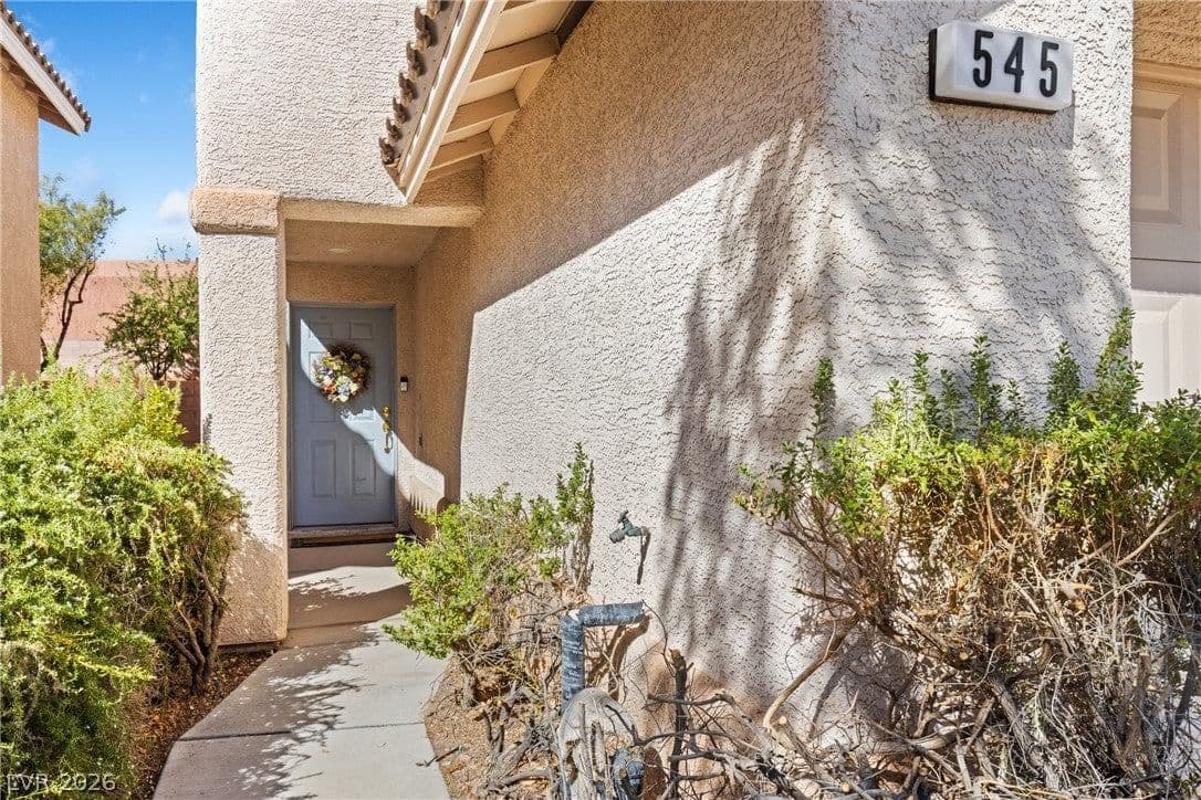 545 Aspen Leaf Street photo 2