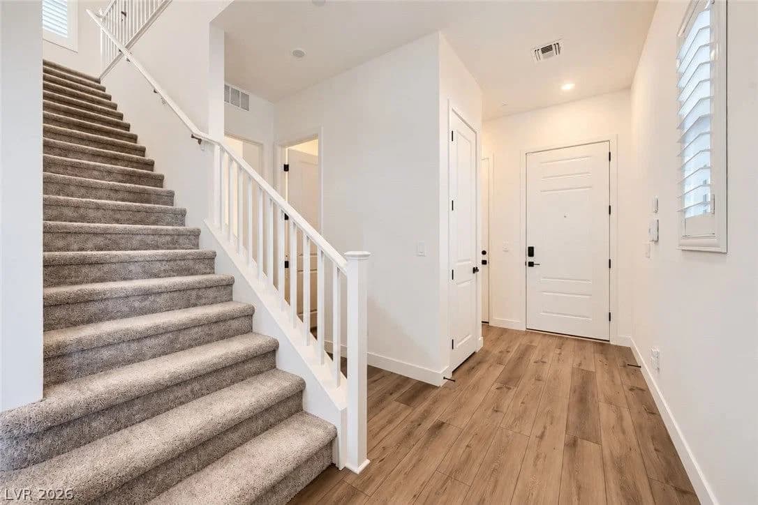 1618 Crested Eagle Street photo 3