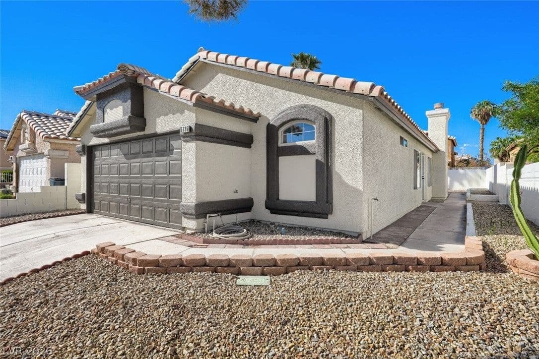 5736 Baffy Circle photo 4