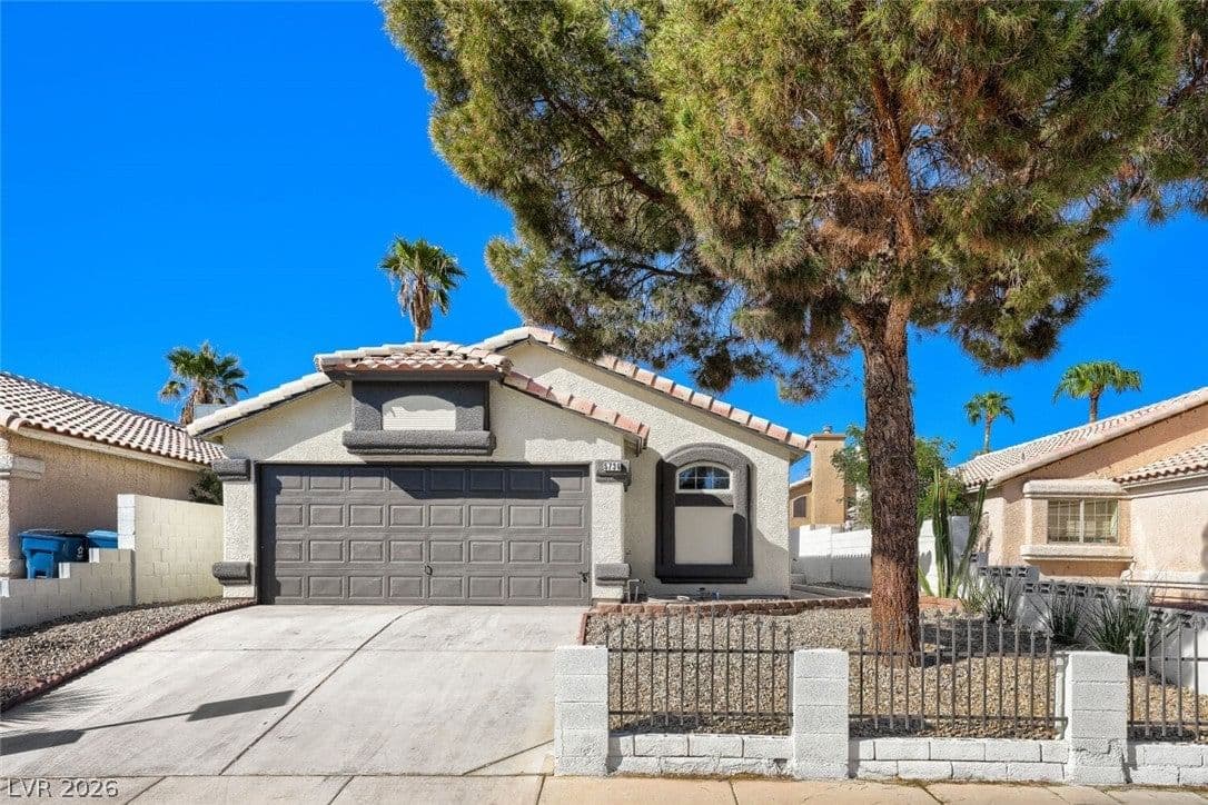 5736 Baffy Circle photo 2