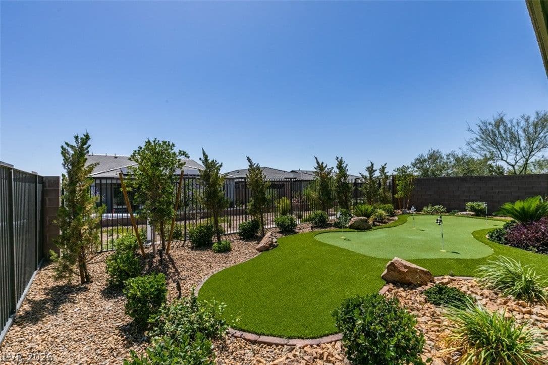 10184 Chrysolite PL photo 2