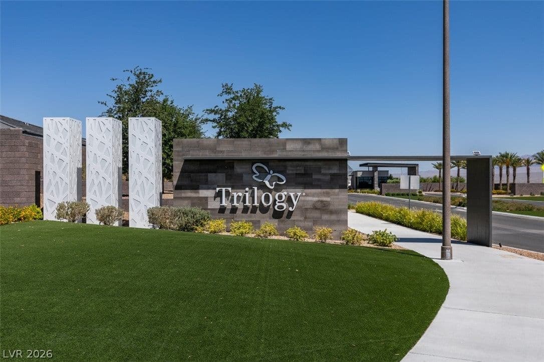 10184 Chrysolite PL photo 3