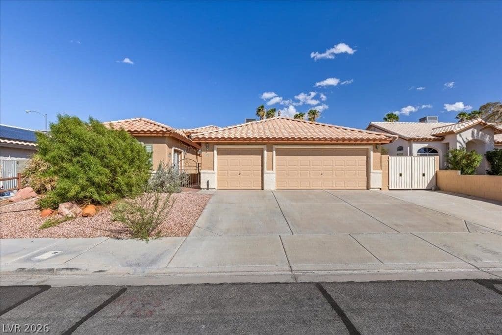 120 Ringlore Drive photo 2