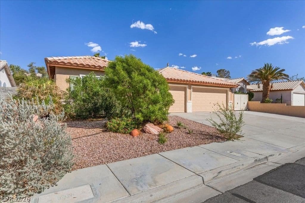 120 Ringlore Drive photo 3