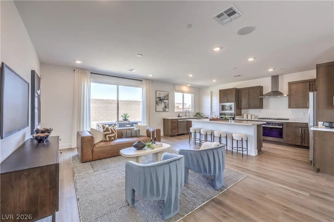 1821 Shondra Court photo 3