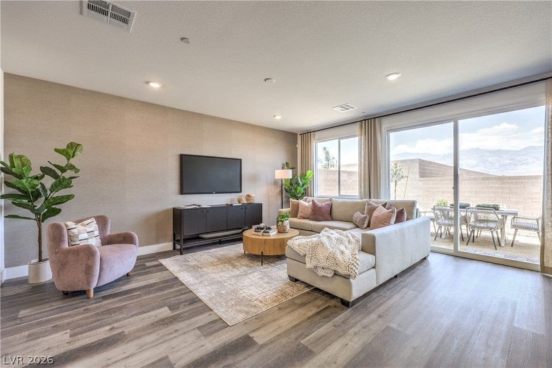 1817 Shondra Court photo 4
