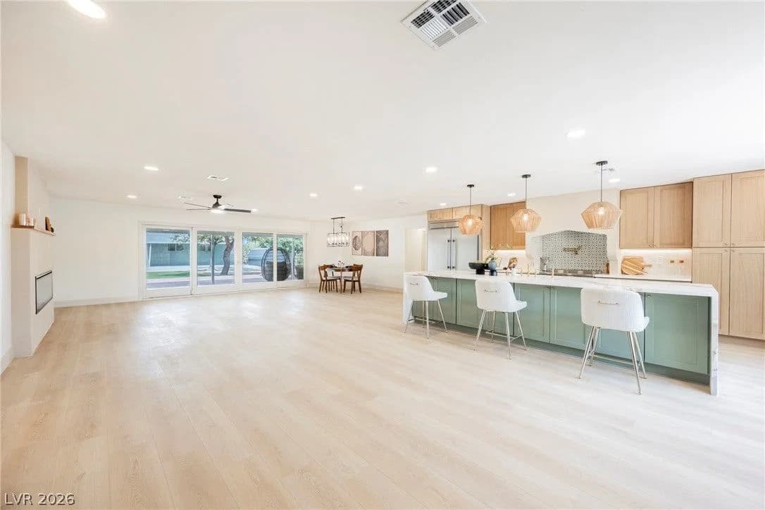 4388 Hacienda Avenue photo 4